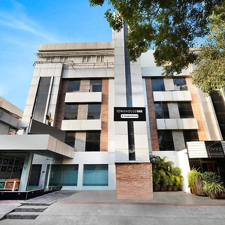Super Townhouse Oak Kodambakkam Formerly Cine City Ченнаи Экстерьер фото