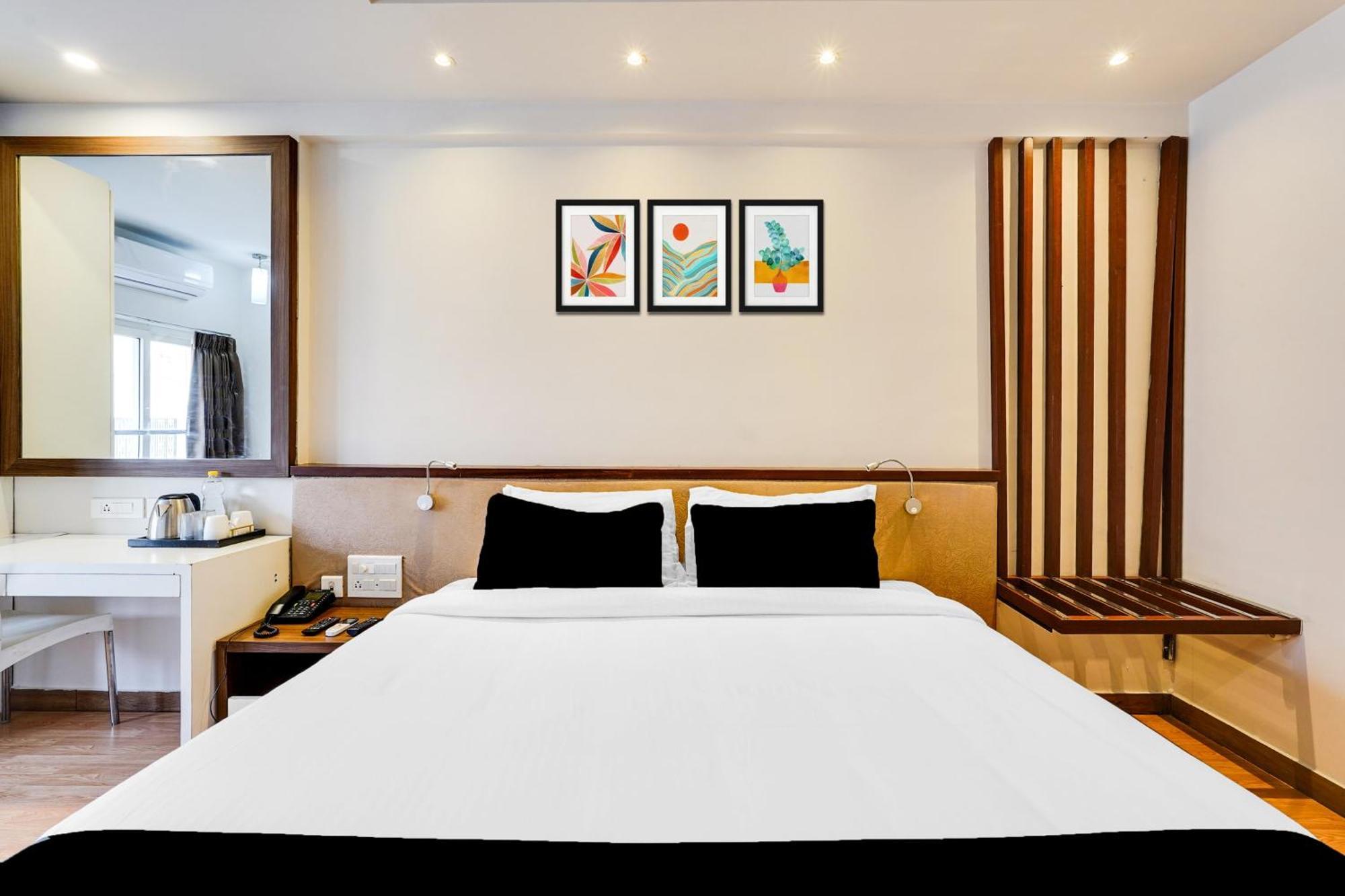 Super Townhouse Oak Kodambakkam Formerly Cine City Ченнаи Экстерьер фото