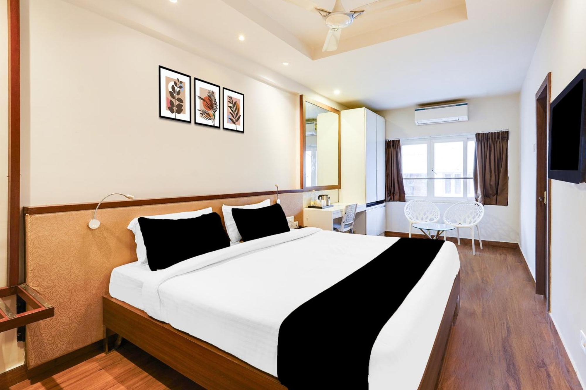 Super Townhouse Oak Kodambakkam Formerly Cine City Ченнаи Экстерьер фото
