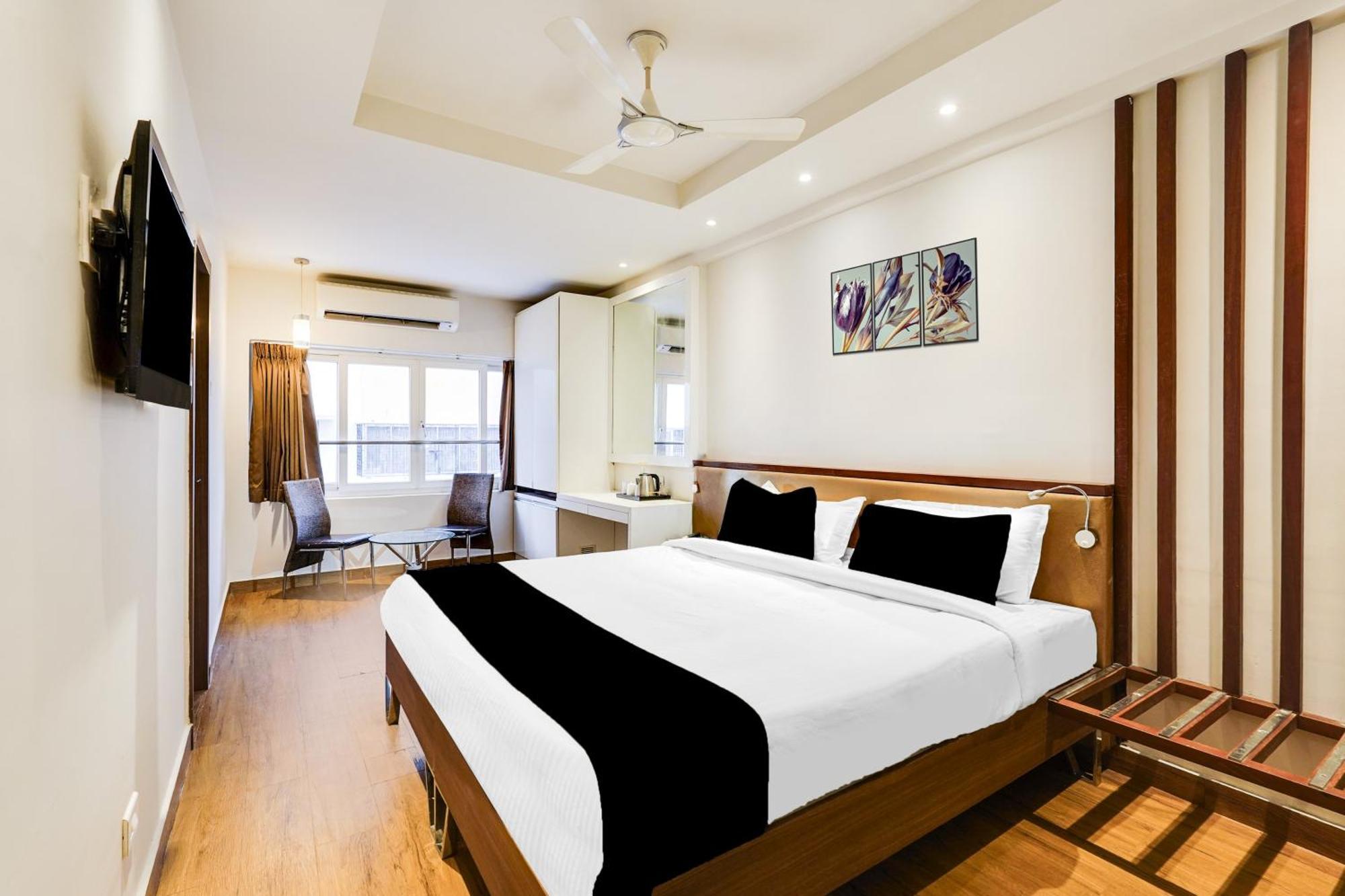 Super Townhouse Oak Kodambakkam Formerly Cine City Ченнаи Экстерьер фото