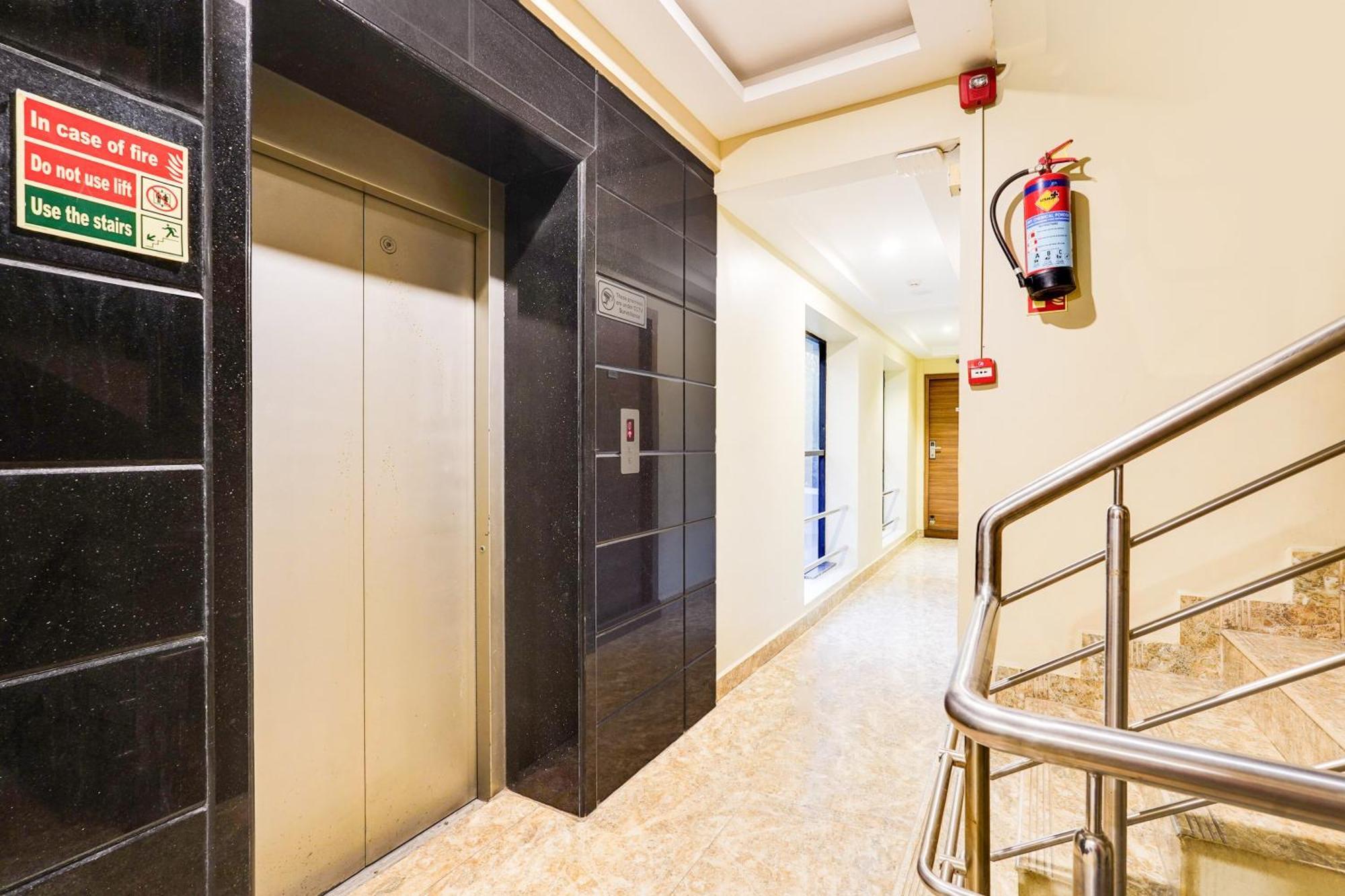 Super Townhouse Oak Kodambakkam Formerly Cine City Ченнаи Экстерьер фото