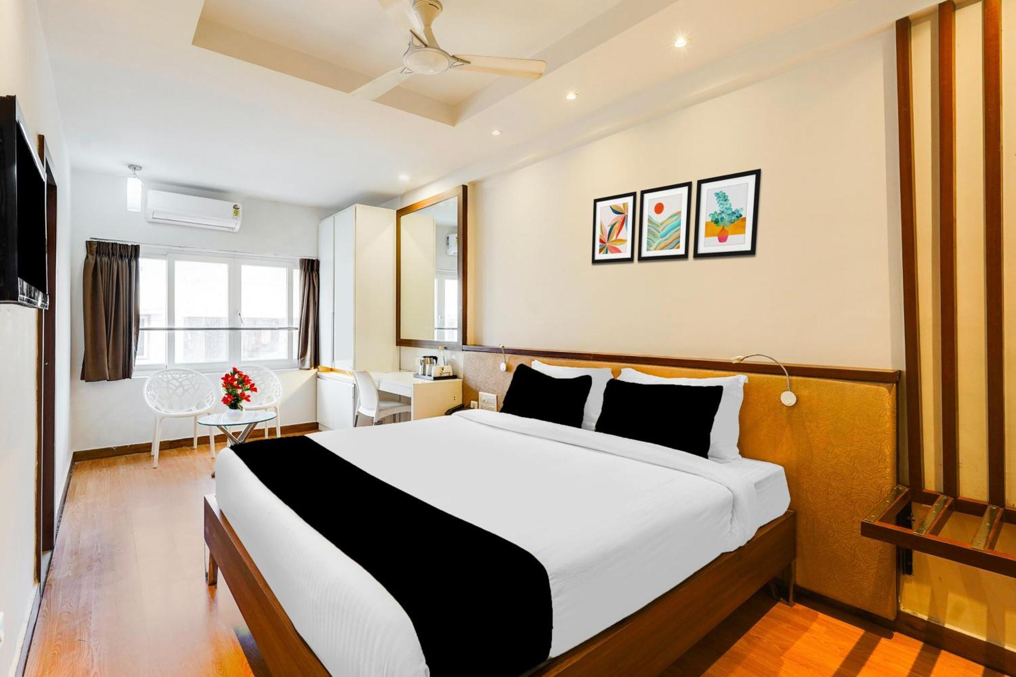 Super Townhouse Oak Kodambakkam Formerly Cine City Ченнаи Экстерьер фото
