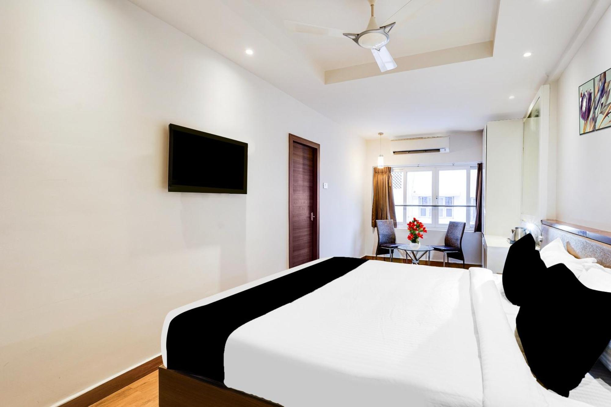 Super Townhouse Oak Kodambakkam Formerly Cine City Ченнаи Экстерьер фото